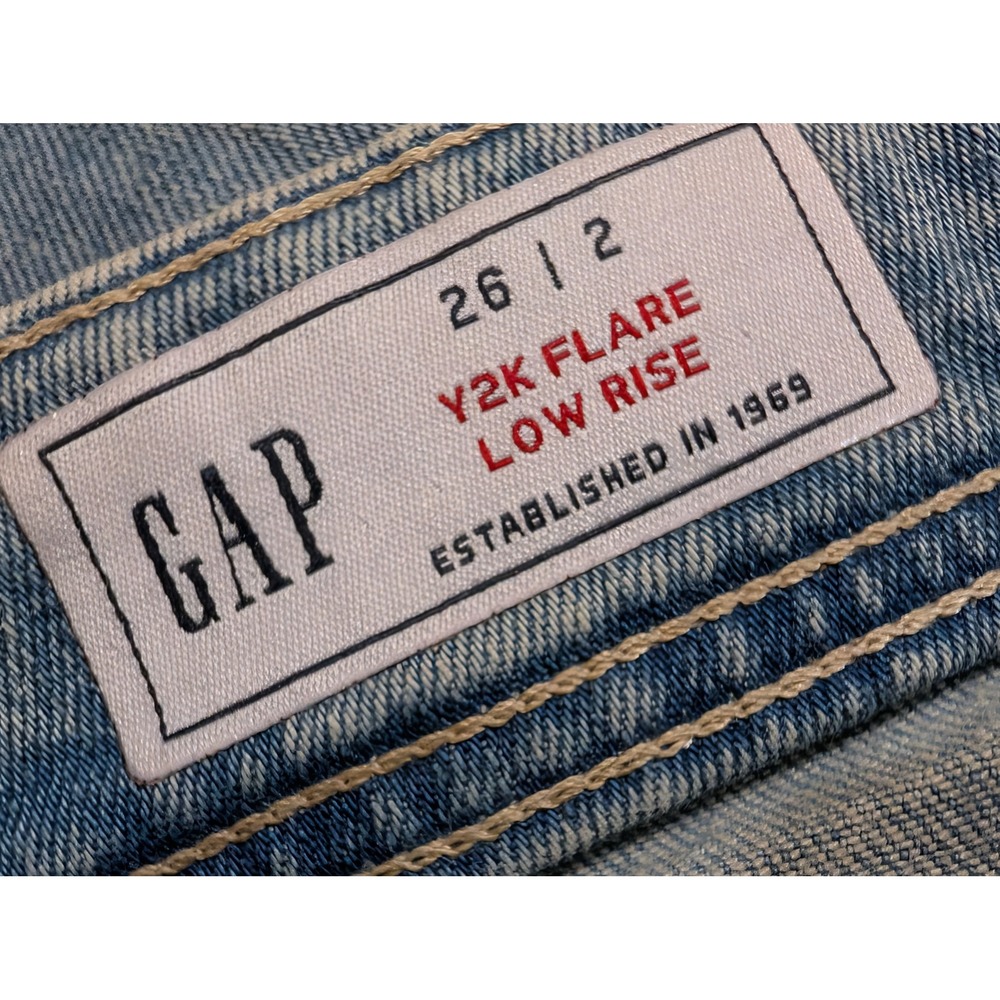 GAP Y2K Flare Low Rise Jeans Light Wash Distressed Denim Size 26 / 2 - Picture 5 of 6